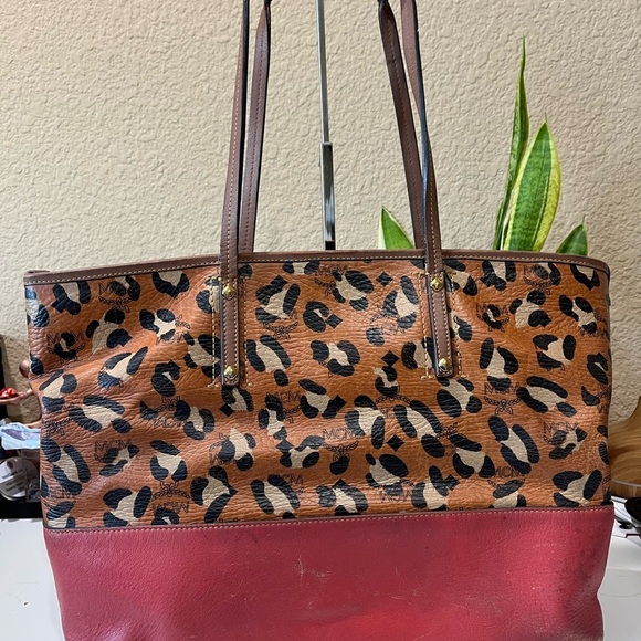 MCM COGNAC ANIMAL PRINT TOTE - Picture 2 of 16